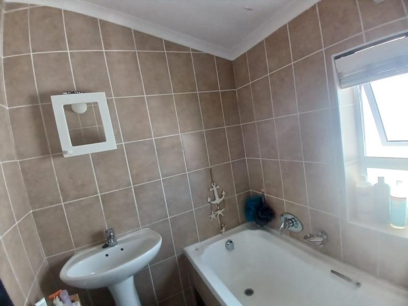 To Let 2 Bedroom Property for Rent in Gordons Bay Western Cape